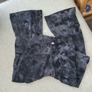 Lululemon flare leggings —size 6